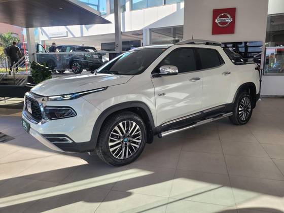 FIAT TORO 2.0 16V TURBO DIESEL RANCH 4WD AT9 FIAT TORO 2.0 16V TURBO DIESEL RANCH 4WD AT9